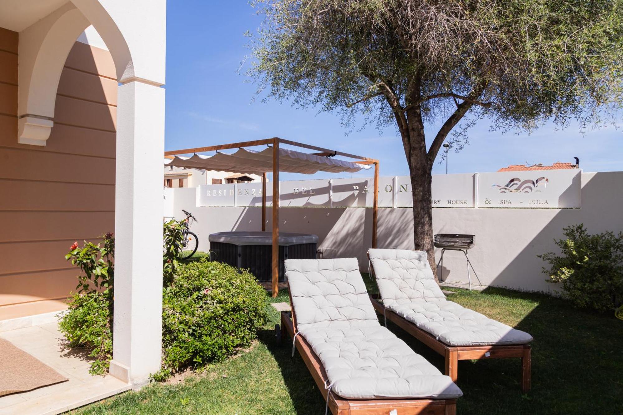 Residenza Del Barone Luxury House - Pula, Sardegna Apartment Bagian luar foto
