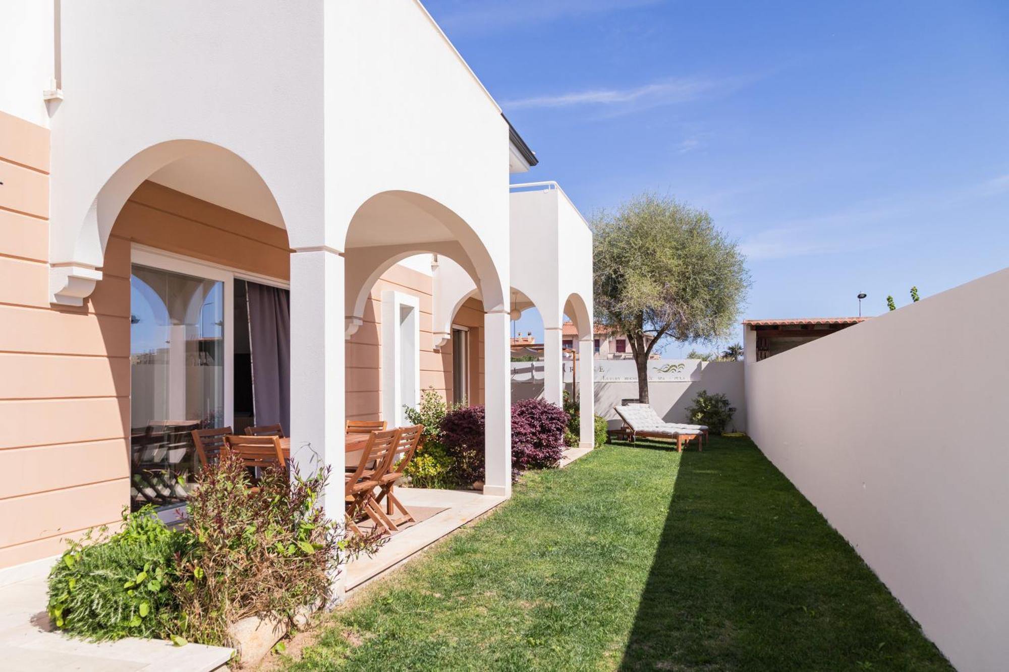 Residenza Del Barone Luxury House - Pula, Sardegna Apartment Bagian luar foto